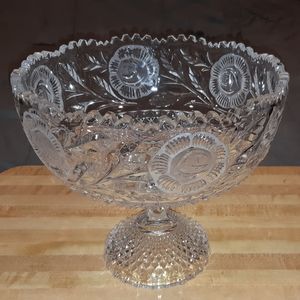 ANTIQUE COMPOTE 24% LEAD CRYSTAL ETCHED CHALICE STYLE FRUIT BOWL